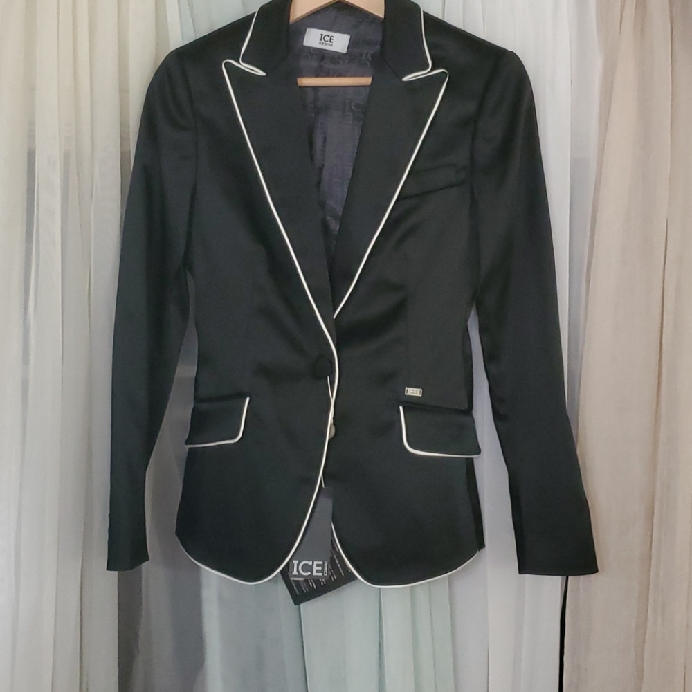 Satin type Blazer